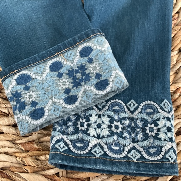 WHBM Embroidered Cuff Skinny Crop - Picture 9 of 16